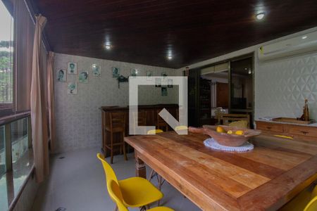 Apartamento à venda com 144m², 4 quartos e 3 vagas Apartamento à venda com 144m², 4 quartos e 3 vagasVaranda