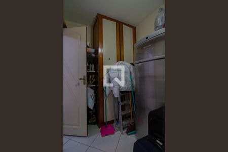 Apartamento à venda com 144m², 4 quartos e 3 vagas Apartamento à venda com 144m², 4 quartos e 3 vagasQuarto de Serviço