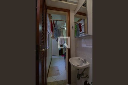 Apartamento à venda com 144m², 4 quartos e 3 vagas Apartamento à venda com 144m², 4 quartos e 3 vagasBanheiro de serviço