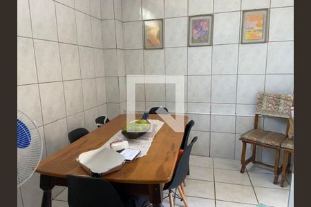 Casa à venda com 200m², 6 quartos e 4 vagas