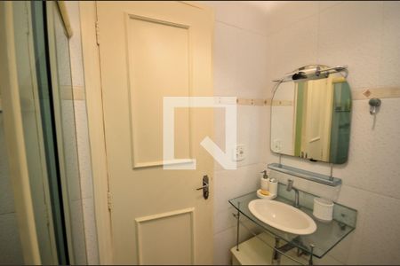 Casa à venda com 204m², 3 quartos e 1 vaga Casa à venda com 204m², 3 quartos e 1 vagaBanheiro Social