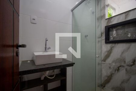 Casa de condomínio à venda com 130m², 3 quartos e 2 vagasBanheiro da Suíte 2