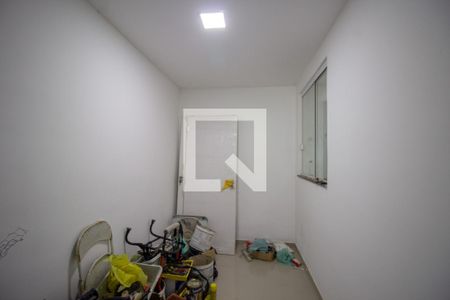 Casa de condomínio à venda com 130m², 3 quartos e 2 vagasQuarto de Serviço