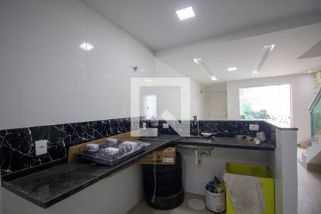 Casa de condomínio à venda com 130m², 3 quartos e 2 vagasCozinha e Área de Serviço