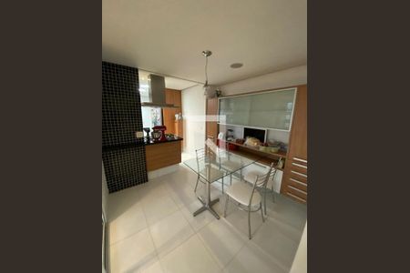 Apartamento à venda com 204m², 4 quartos e 4 vagas Apartamento à venda com 204m², 4 quartos e 4 vagasFoto 04