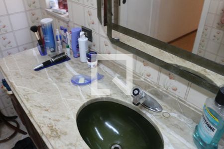 Casa à venda com 400m², 4 quartos e 4 vagasBanheiro da Suíte 2