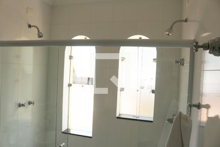 Casa à venda com 400m², 4 quartos e 4 vagasBanheiro da Suíte 1