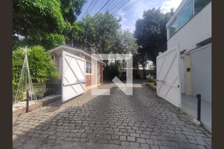 Casa de condomínio à venda com 175m², 4 quartos e 1 vaga Casa de condomínio à venda com 175m², 4 quartos e 1 vagaFachado do condomínio