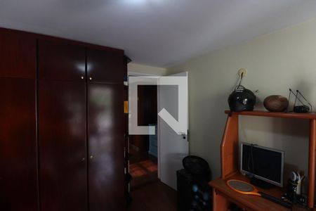 Casa de condomínio à venda com 175m², 4 quartos e 1 vagaQuarto 2