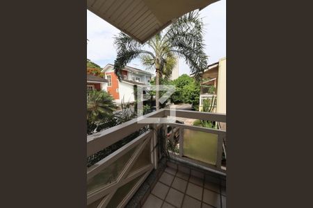 Casa de condomínio à venda com 175m², 4 quartos e 1 vagaVaranda do Quarto 1