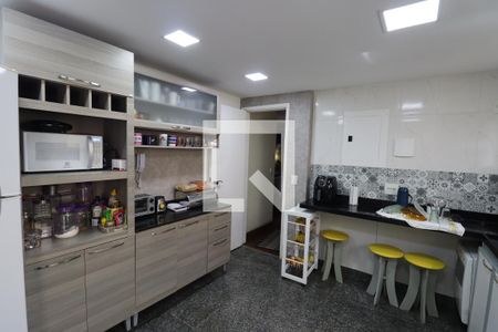 Casa de condomínio à venda com 175m², 4 quartos e 1 vagaCozinha