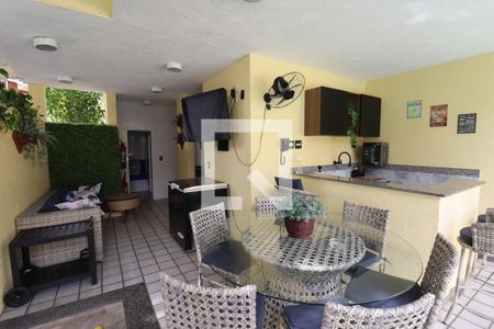 Casa de condomínio à venda com 175m², 4 quartos e 1 vagaÁrea comum - Piscina