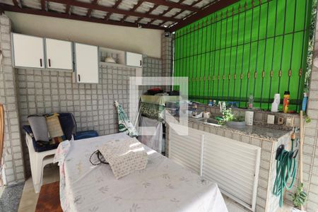Casa de condomínio à venda com 175m², 4 quartos e 1 vagacozinha 2