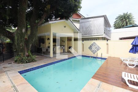 Casa de condomínio à venda com 175m², 4 quartos e 1 vagaÁrea comum - Piscina