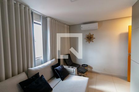 Apartamento à venda com 200m², 3 quartos e 4 vagas Apartamento à venda com 200m², 3 quartos e 4 vagasQuarto 2