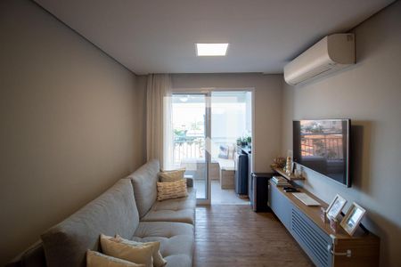 Sala de estar de apartamento à venda com 3 quartos, 81m² em Vila Isa, São Paulo