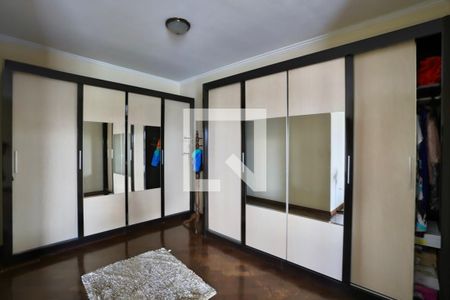 Casa à venda com 300m², 6 quartos e 2 vagas Casa à venda com 300m², 6 quartos e 2 vagasCloset do quarto 2