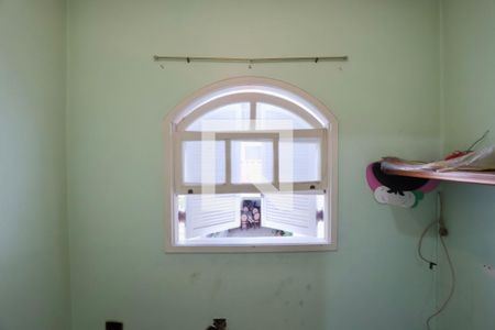 Casa à venda com 300m², 6 quartos e 2 vagas Casa à venda com 300m², 6 quartos e 2 vagasQuarto 5