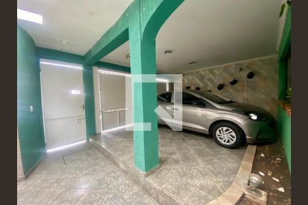 Casa à venda com 300m², 6 quartos e 2 vagas Casa à venda com 300m², 6 quartos e 2 vagasGaragem