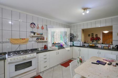 Casa à venda com 300m², 6 quartos e 2 vagas Casa à venda com 300m², 6 quartos e 2 vagasCozinha