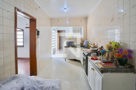 Casa à venda com 300m², 6 quartos e 2 vagas Casa à venda com 300m², 6 quartos e 2 vagasCozinha Casa 2