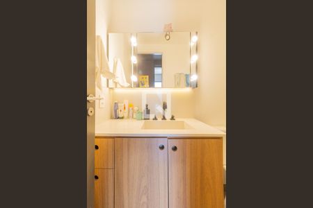 Apartamento à venda com 80m², 2 quartos e 2 vagas Apartamento à venda com 80m², 2 quartos e 2 vagasBanheiro 1