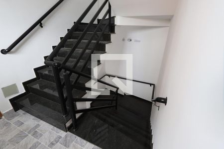 Apartamento à venda com 45m², 1 quarto e sem vagaEscada