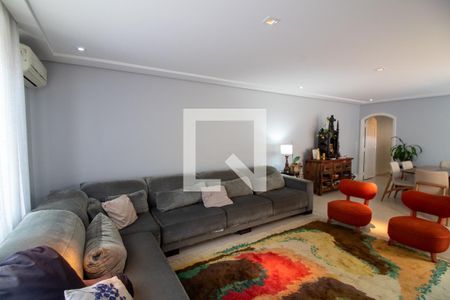 Sala de casa à venda com 4 quartos, 350m² em Chácara Santo Antônio (zona Sul), São Paulo