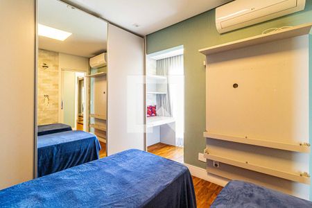 Apartamento à venda com 171m², 3 quartos e 3 vagas Apartamento à venda com 171m², 3 quartos e 3 vagasQuarto