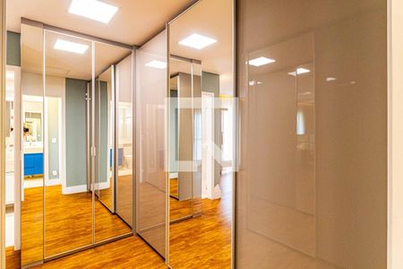 Apartamento à venda com 171m², 3 quartos e 3 vagas Apartamento à venda com 171m², 3 quartos e 3 vagasSuite 01 - Closet