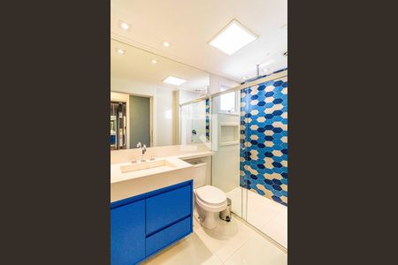 Apartamento à venda com 171m², 3 quartos e 3 vagas Apartamento à venda com 171m², 3 quartos e 3 vagasBanheiro social