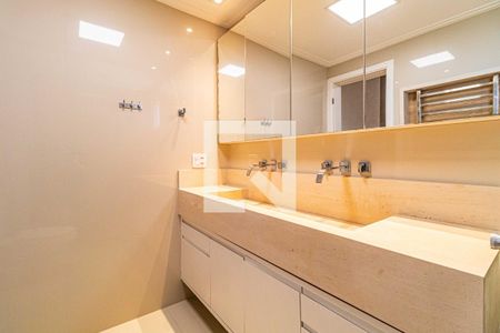 Apartamento à venda com 171m², 3 quartos e 3 vagas Apartamento à venda com 171m², 3 quartos e 3 vagasSuite 01 - Banheiro