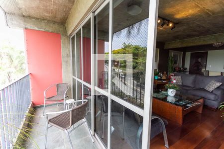 Apartamento à venda com 119m², 3 quartos e 1 vaga Apartamento à venda com 119m², 3 quartos e 1 vagaVaranda