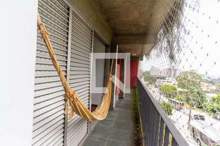 Apartamento à venda com 119m², 3 quartos e 1 vaga Apartamento à venda com 119m², 3 quartos e 1 vagaVaranda