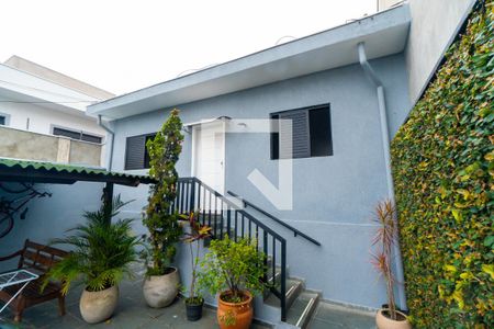 Casa à venda com 200m², 3 quartos e 3 vagas Casa à venda com 200m², 3 quartos e 3 vagasFachada