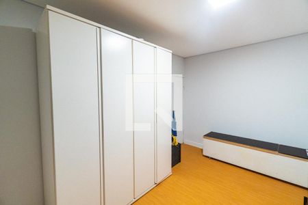 Casa à venda com 200m², 3 quartos e 3 vagas Casa à venda com 200m², 3 quartos e 3 vagasQuarto 2