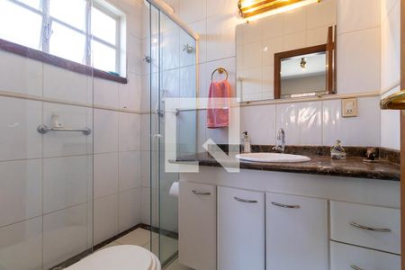 Casa à venda com 500m², 3 quartos e 6 vagas Casa à venda com 500m², 3 quartos e 6 vagasBanheiro da suíte 2