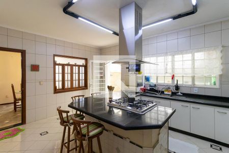 Casa à venda com 500m², 3 quartos e 6 vagas Casa à venda com 500m², 3 quartos e 6 vagasCozinha