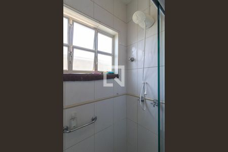 Casa à venda com 500m², 3 quartos e 6 vagas Casa à venda com 500m², 3 quartos e 6 vagasBanheiro da suíte 2