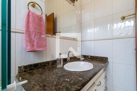 Casa à venda com 500m², 3 quartos e 6 vagas Casa à venda com 500m², 3 quartos e 6 vagasBanheiro da suíte 2