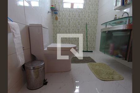 Casa à venda com 144m², 3 quartos e 4 vagasBanheiro social