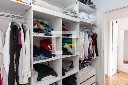 Apartamento à venda com 128m², 4 quartos e 2 vagasCloset