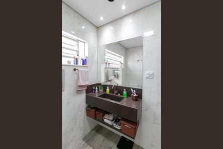 Casa à venda com 195m², 4 quartos e 3 vagas Casa à venda com 195m², 4 quartos e 3 vagasBanheiro da Suíte