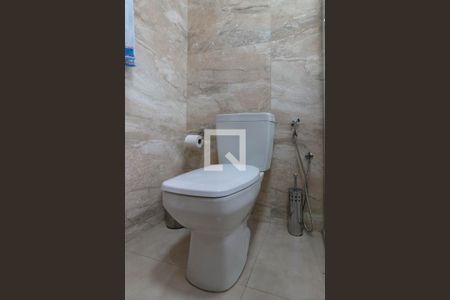 Casa à venda com 195m², 4 quartos e 3 vagas Casa à venda com 195m², 4 quartos e 3 vagasBanheiro Social