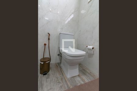 Casa à venda com 195m², 4 quartos e 3 vagas Casa à venda com 195m², 4 quartos e 3 vagasBanheiro da Suíte