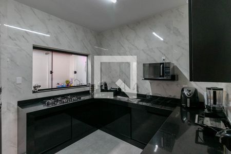 Casa à venda com 195m², 4 quartos e 3 vagas Casa à venda com 195m², 4 quartos e 3 vagasCozinha