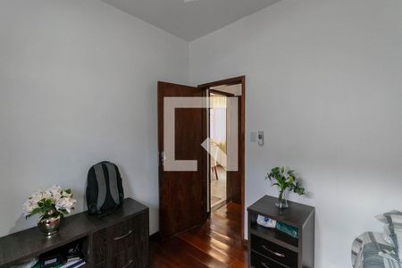 Casa à venda com 195m², 4 quartos e 3 vagas Casa à venda com 195m², 4 quartos e 3 vagasQuarto 3