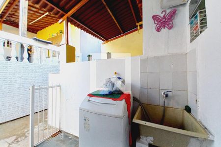 Casa à venda com 160m², 4 quartos e 2 vagas Casa à venda com 160m², 4 quartos e 2 vagasÁrea de Serviço