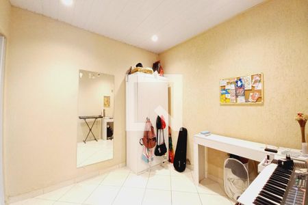 Casa à venda com 160m², 4 quartos e 2 vagas Casa à venda com 160m², 4 quartos e 2 vagasQuarto 4