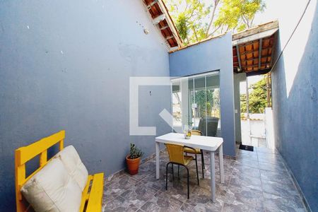 Casa à venda com 160m², 4 quartos e 2 vagas Casa à venda com 160m², 4 quartos e 2 vagasÁrea comum